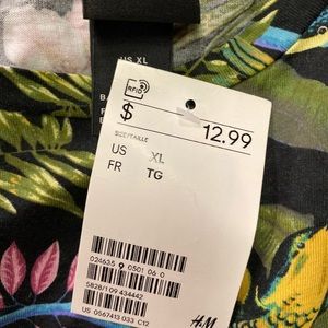 Crew neck tropical shirt